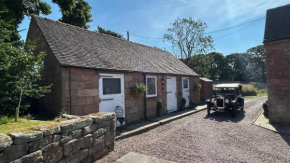 1 Bed Charming Peak District Cottage Barn Near Alton Towers, Polar Bears, Chatsworth House